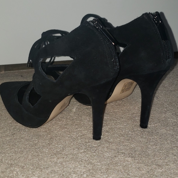 Heels - Picture 3 of 4